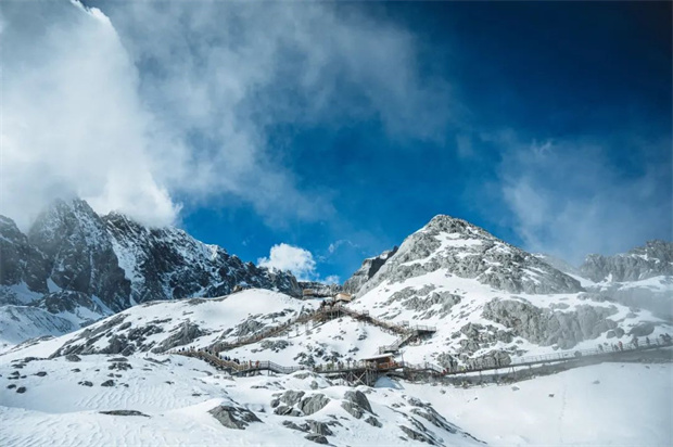云南旅游,云南旅行社,云南團建公司,云南會議公司,云南策劃公司,麗江旅游,麗江旅行社,麗江團建公司,麗江會議公司：踏春，當然玉龍雪山！